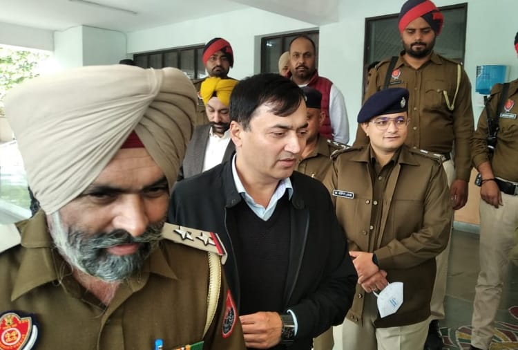 Punjab Police SIT reaches Dera Sirsa to interrogate Dera chairperson Vipassana Insan and PR Nain