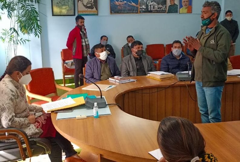 Resolve public grievances on priority