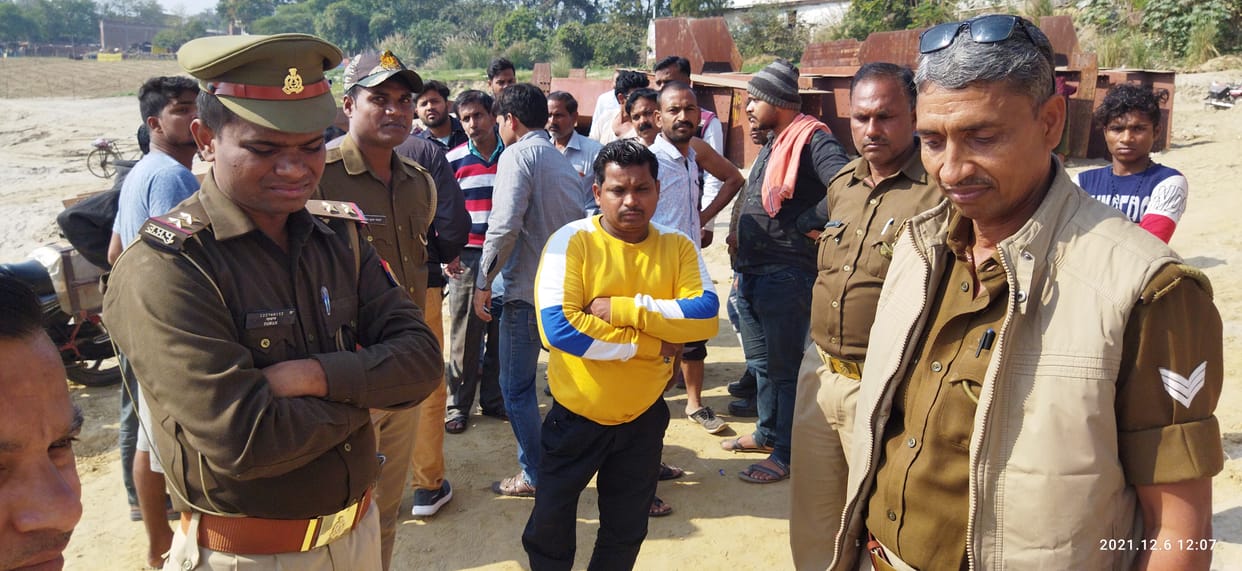 Iron merchant committed suicide by jumping into the Ganges from Hameed Setu