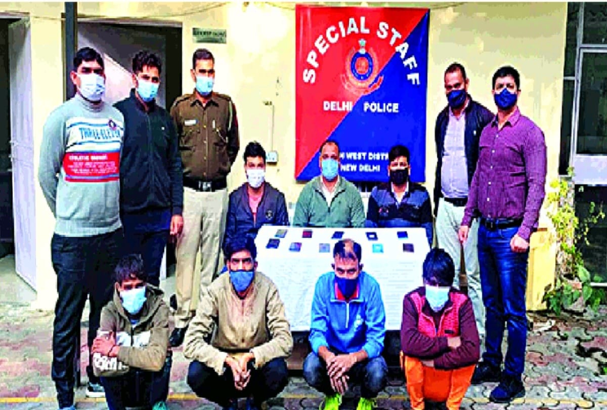 delhi police arrested four miscreants of kapil bhatija gang