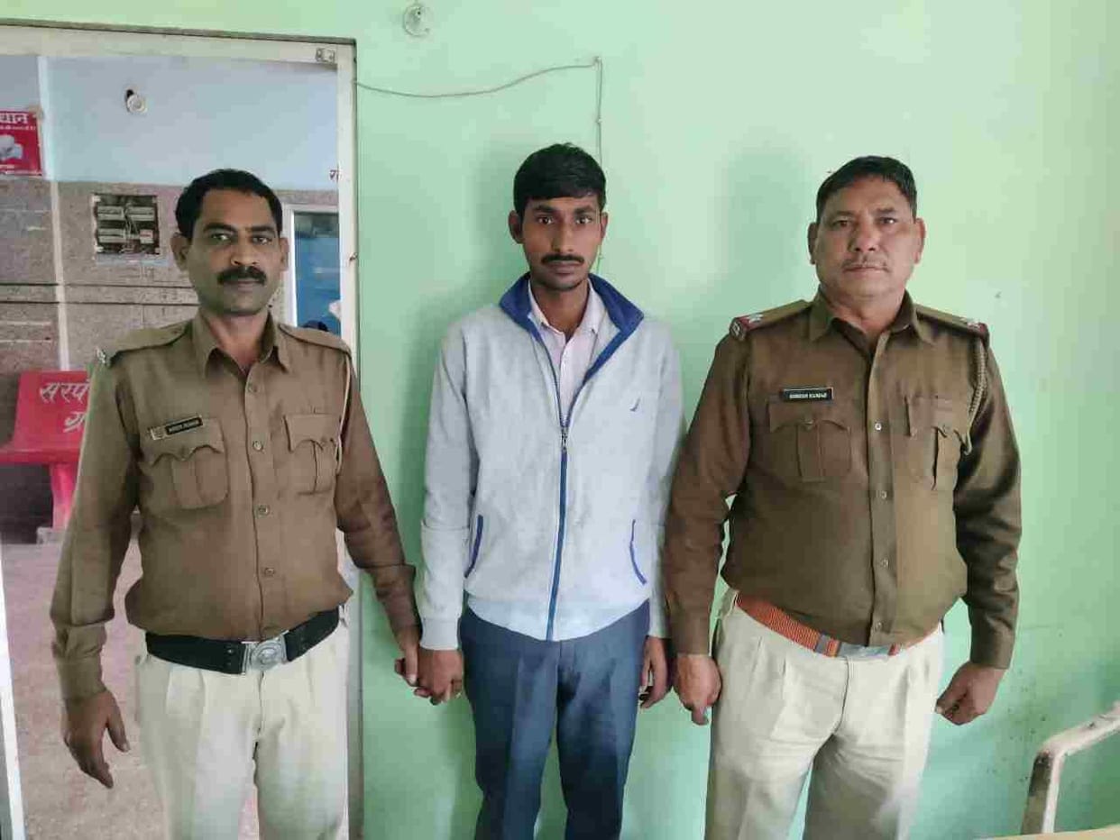 Accused roaming around with duplicate number on stolen bike arrested