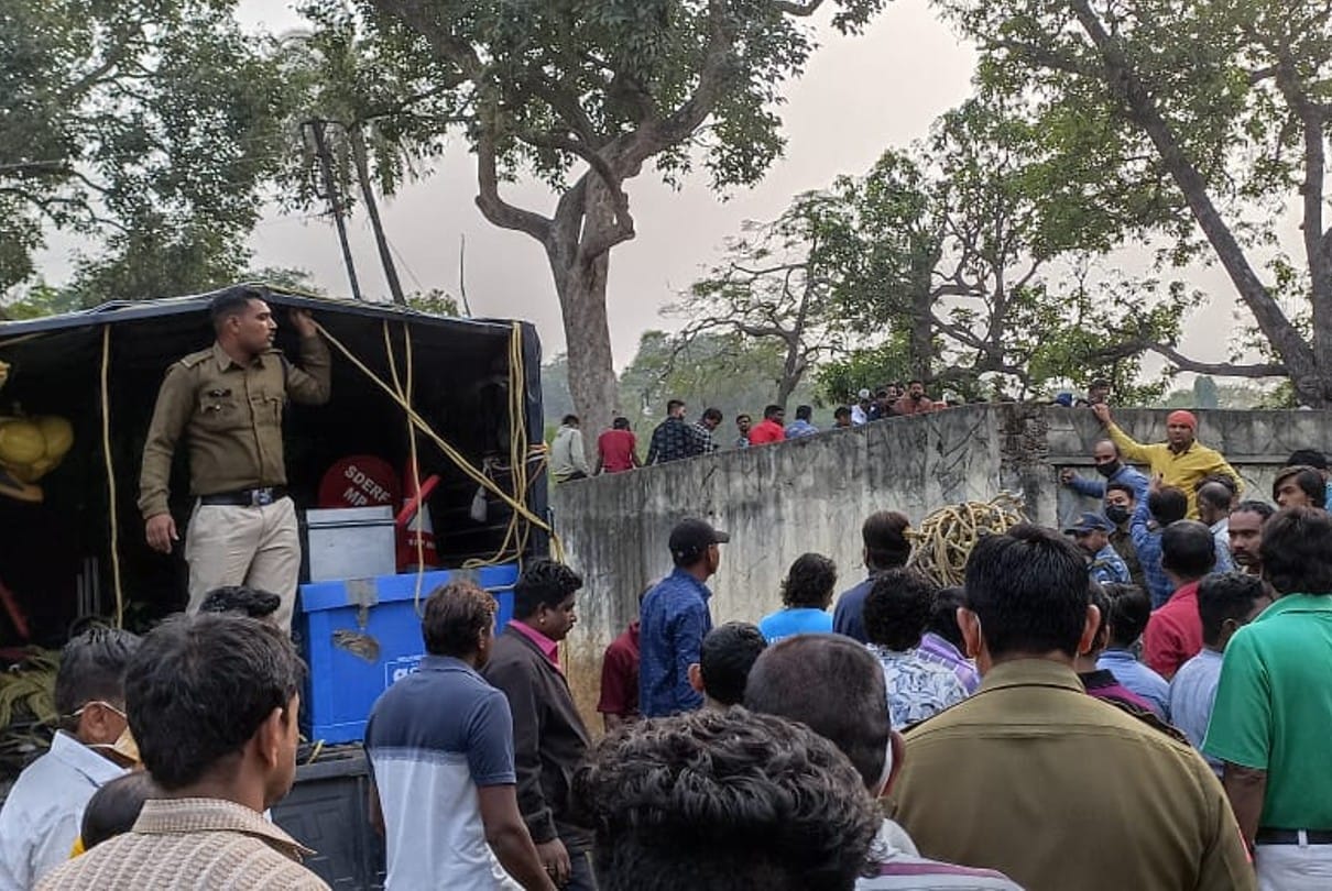 Indore: Five-year-old child fell in the stepwell of Lalbagh Maidan, life could not be saved even after two hours of rescue