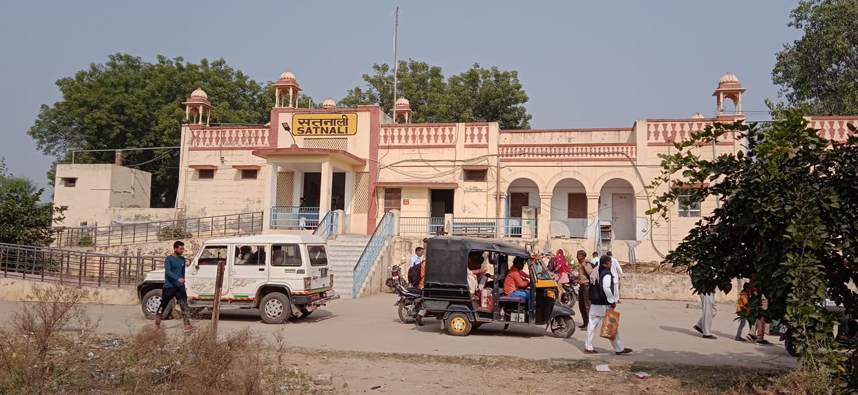 Satnali's population doubled in twenty years, but lack of basic facilities