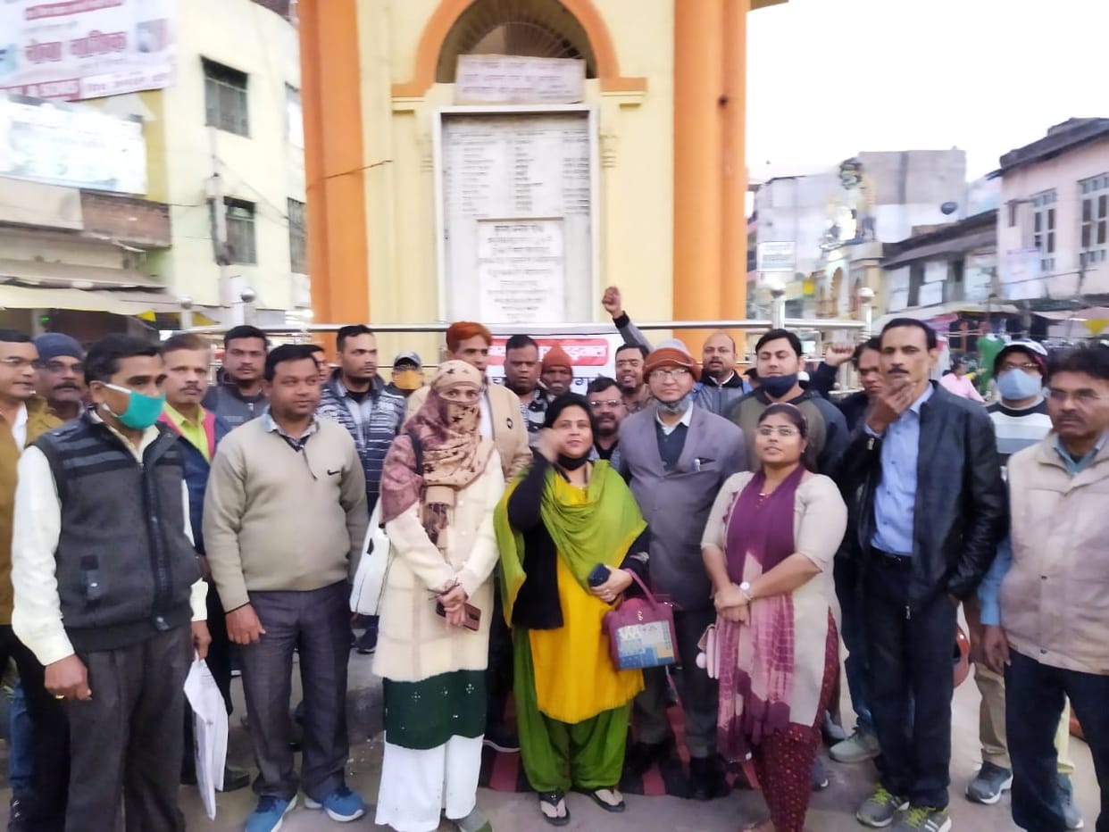 picketed to recover stolen money and catch thieves