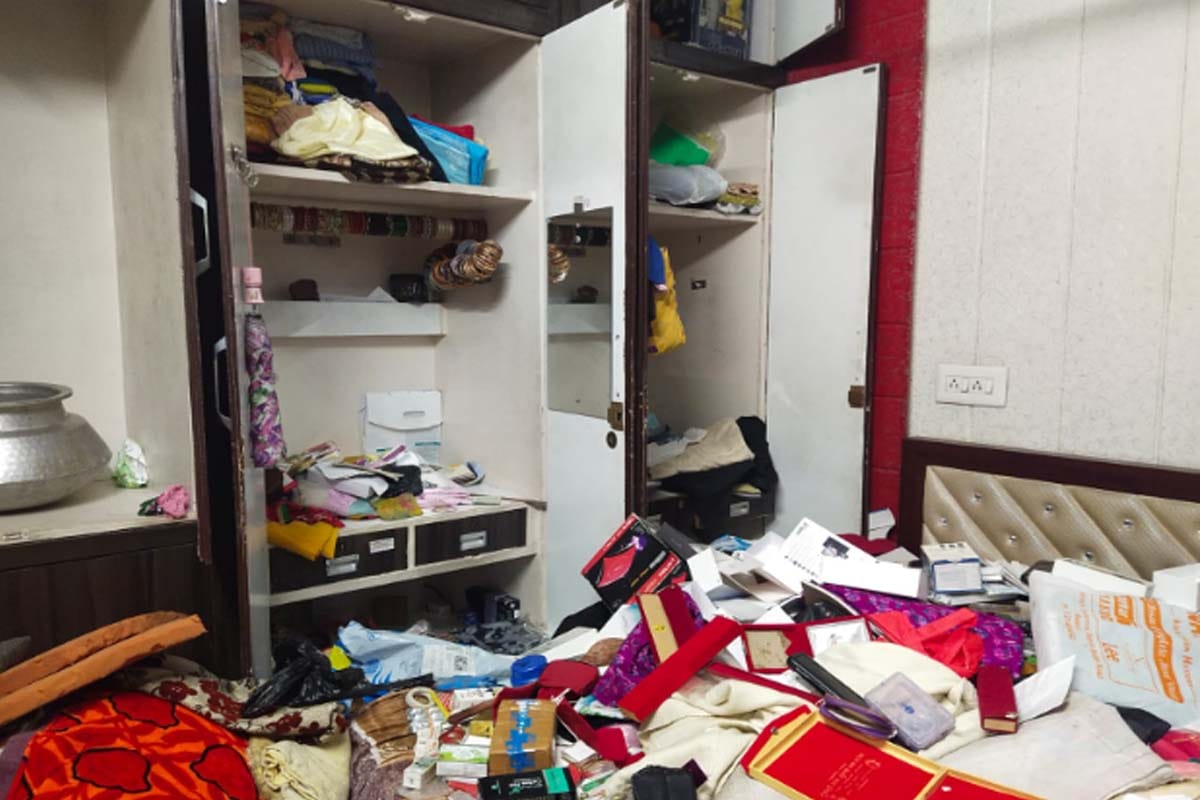 Robbery in Meerut: family went to Manali, miscreants searched closed house, blew 40 lakh goods