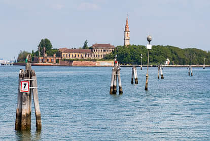 most mysterious italys poveglia island in the world where 160,000 people were burnt alive