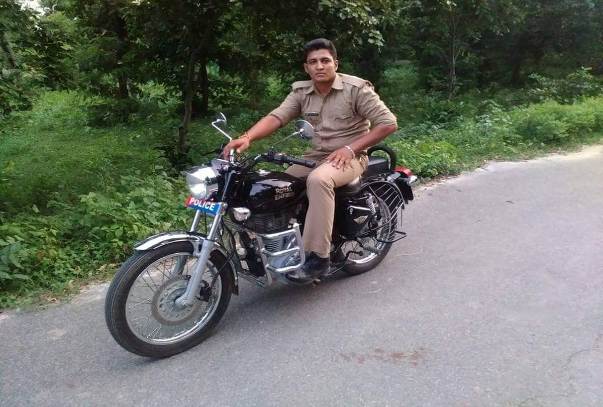 Up Cop Death In Road Accident Firozabad Hindi News