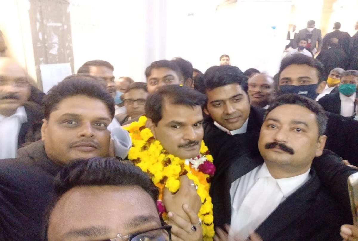 Allahabad High Court Bar Association elections the  Sanjay Somvanshi for the post of Joint Secretary Administration and Yadavesh victorious for the post of Library
