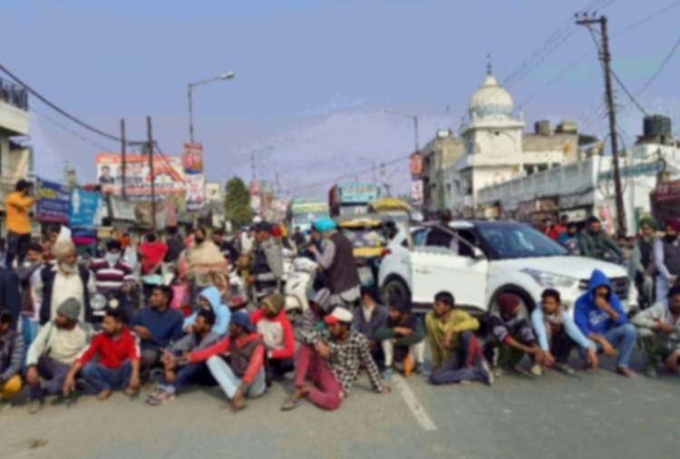 People created ruckus over non availability of medicines in drug de addiction centers