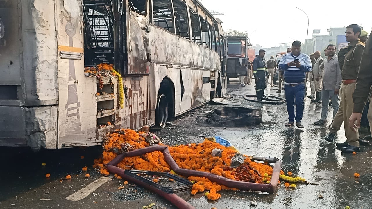 accident in varanasi massive fire broke out in bus moving on overbridge passengers narrowly escaped amidst  flames