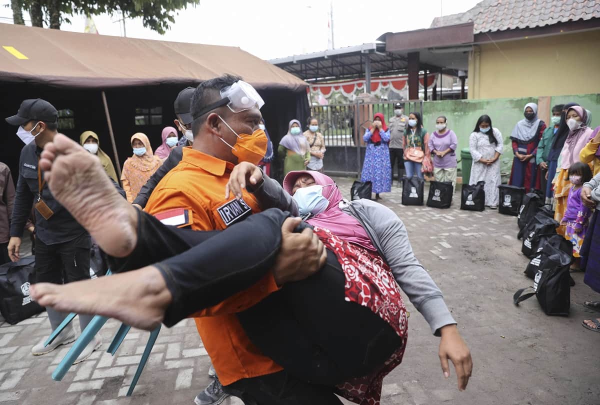 Photos of Semeru Volcanic Eruption On The Java Island Indonesia, 15 death till now