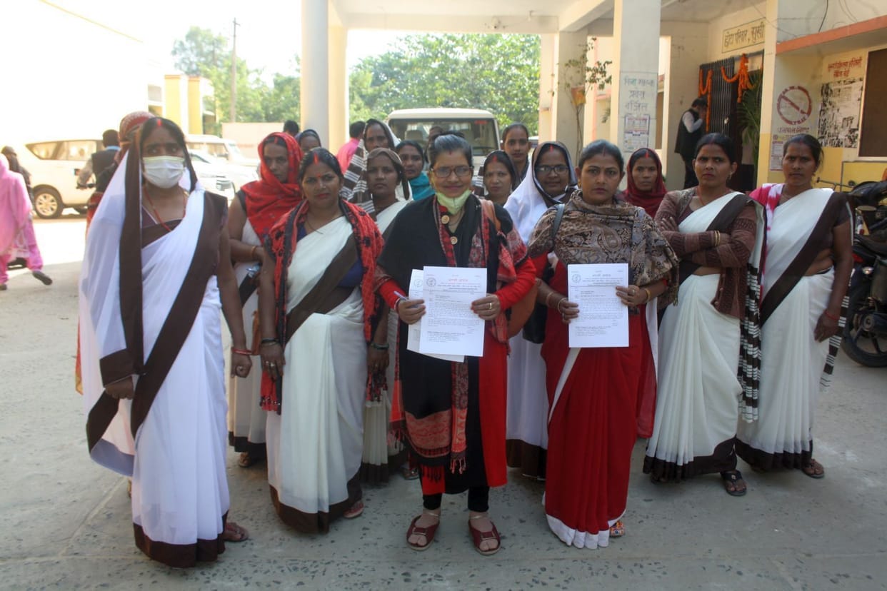 Angry over harassment, Asha daughters-in-law demonstrated