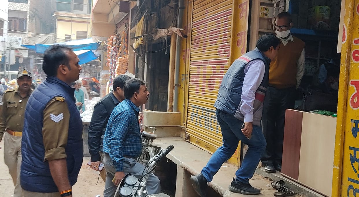 fathepur news,Grocery store raided,sgst team