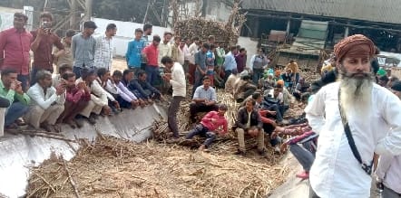 Movement intensified for payment of outstanding sugarcane, now crushing stopped in Khambharkheda