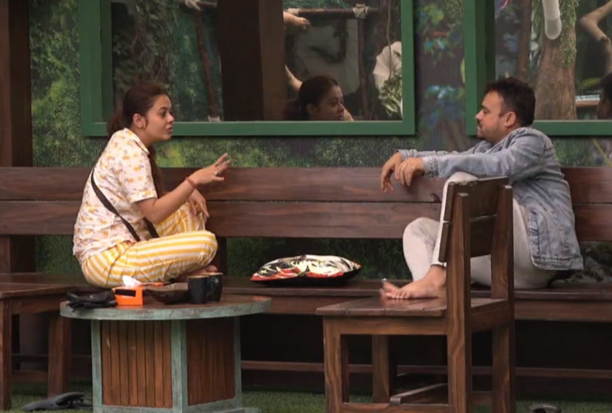 bigg boss 15 rakhi sawant husband ritesh revealed about his past girlfriend in front of Devoleena Bhattacharjee getting emotional