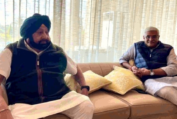 Capt Amarinder Singh meets Gajendra Singh Shekhawat today