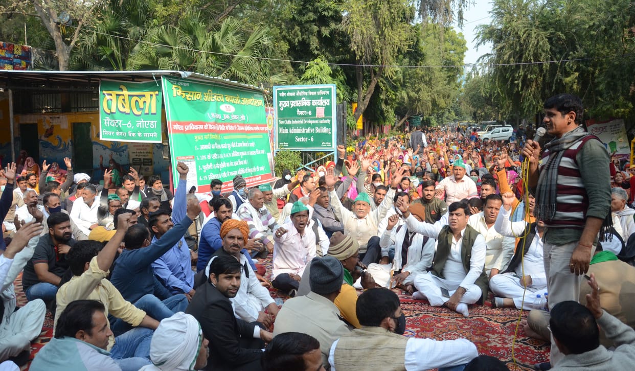 'Lockdown' of farmers outside noida authority, work disrupted