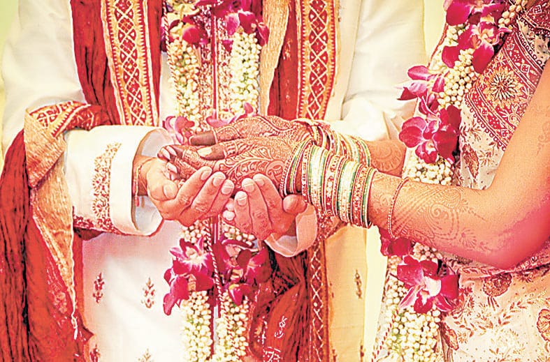 Omicron disrupts wedding preperation