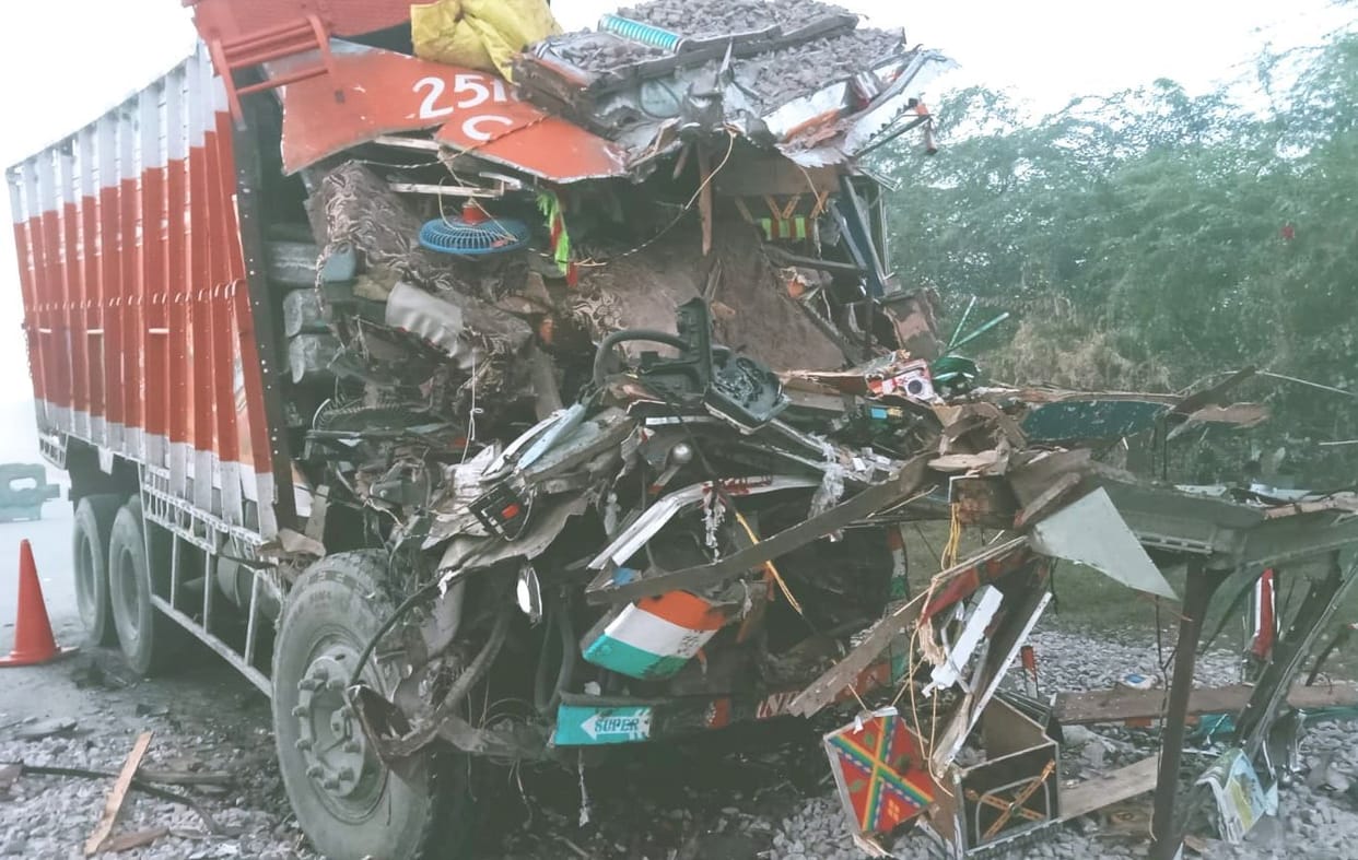 Two killed and six injured in three accidents on Yamuna Expressway