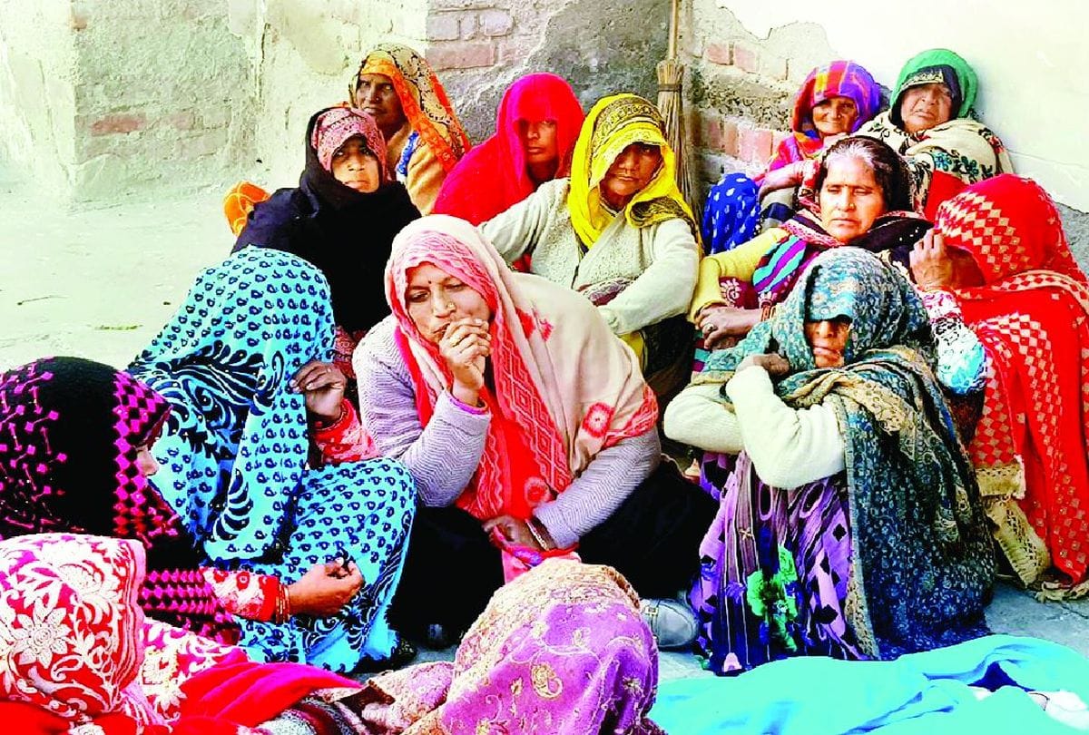 man died in his nephew wedding in etah