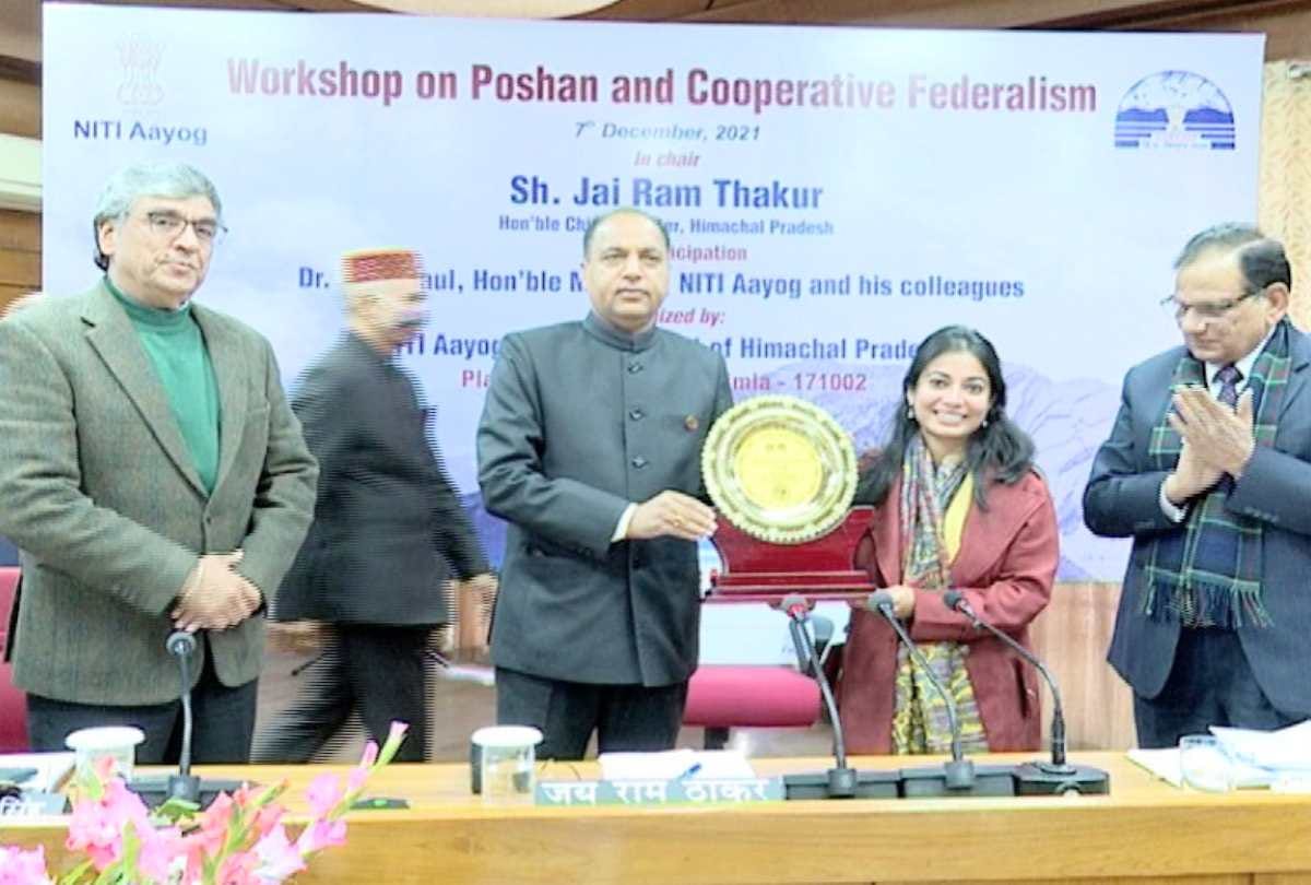 Hamirpur tops in good governance, Bilaspur ranks second, CM gave awards to DC