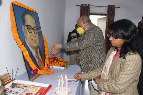 Tribute paid to Baba Saheb in Izzatnagar Mandal
