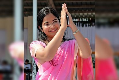 Ias Swati Meena Naik Success Story Profile Family Husband - Amar Ujala  Hindi News Live - Ias Swati Meena:22 साल की उम्र में बनीं कलेक्टर, इस आईएएस  के नाम से ही खनन