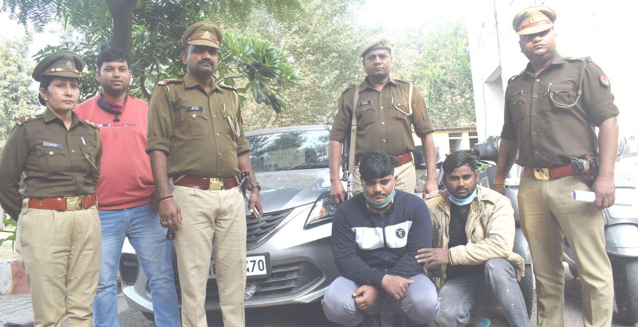 Cash and goods of hundred passengers were grabbed by giving lift, two miscreants arrested