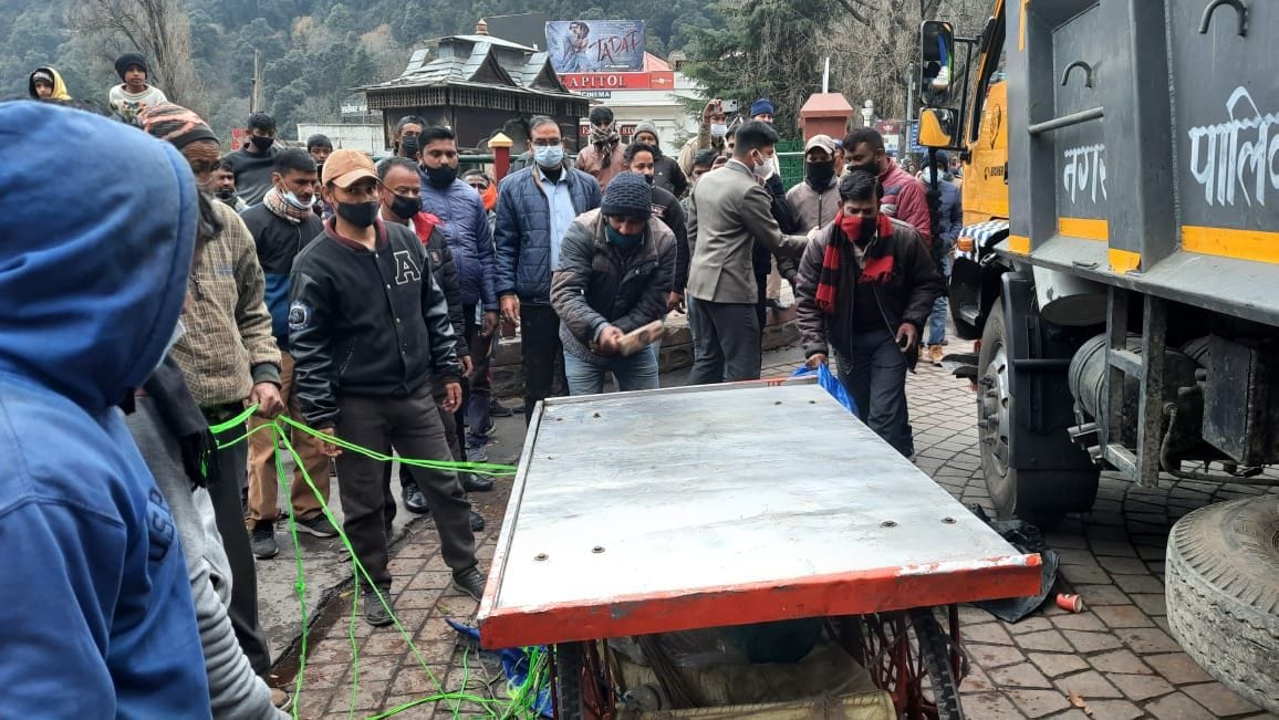 Goods of 30 Phad traders seized from Pant Park