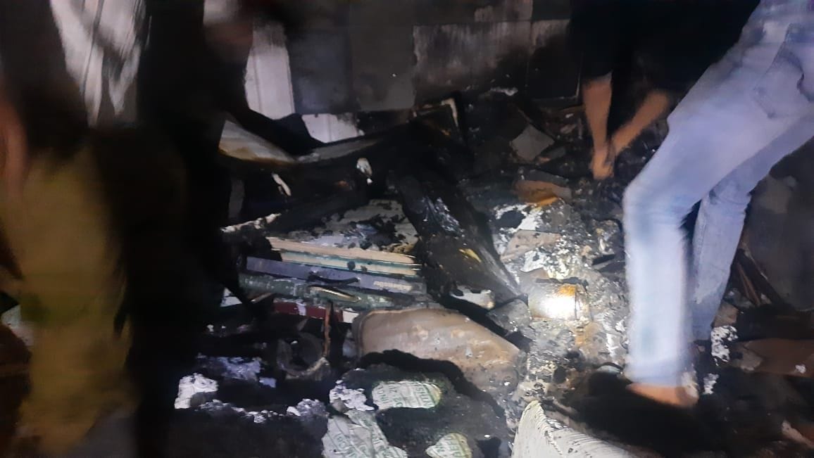 Fire broke out in the warehouse of decoration shop on circular road
