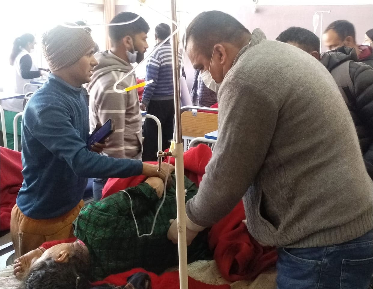 Ambulances fell short to take the injured to the hospital