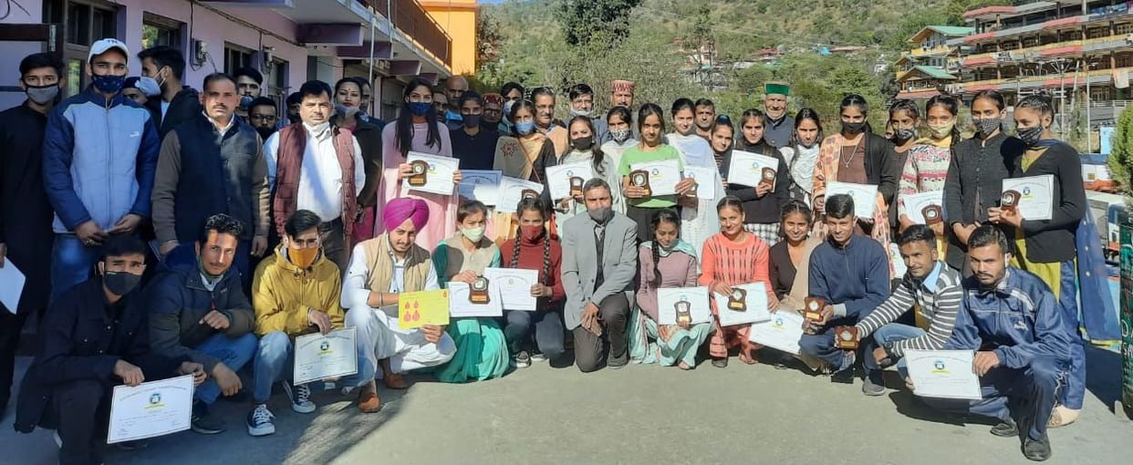 Outstanding students of Dadlaghat College honored