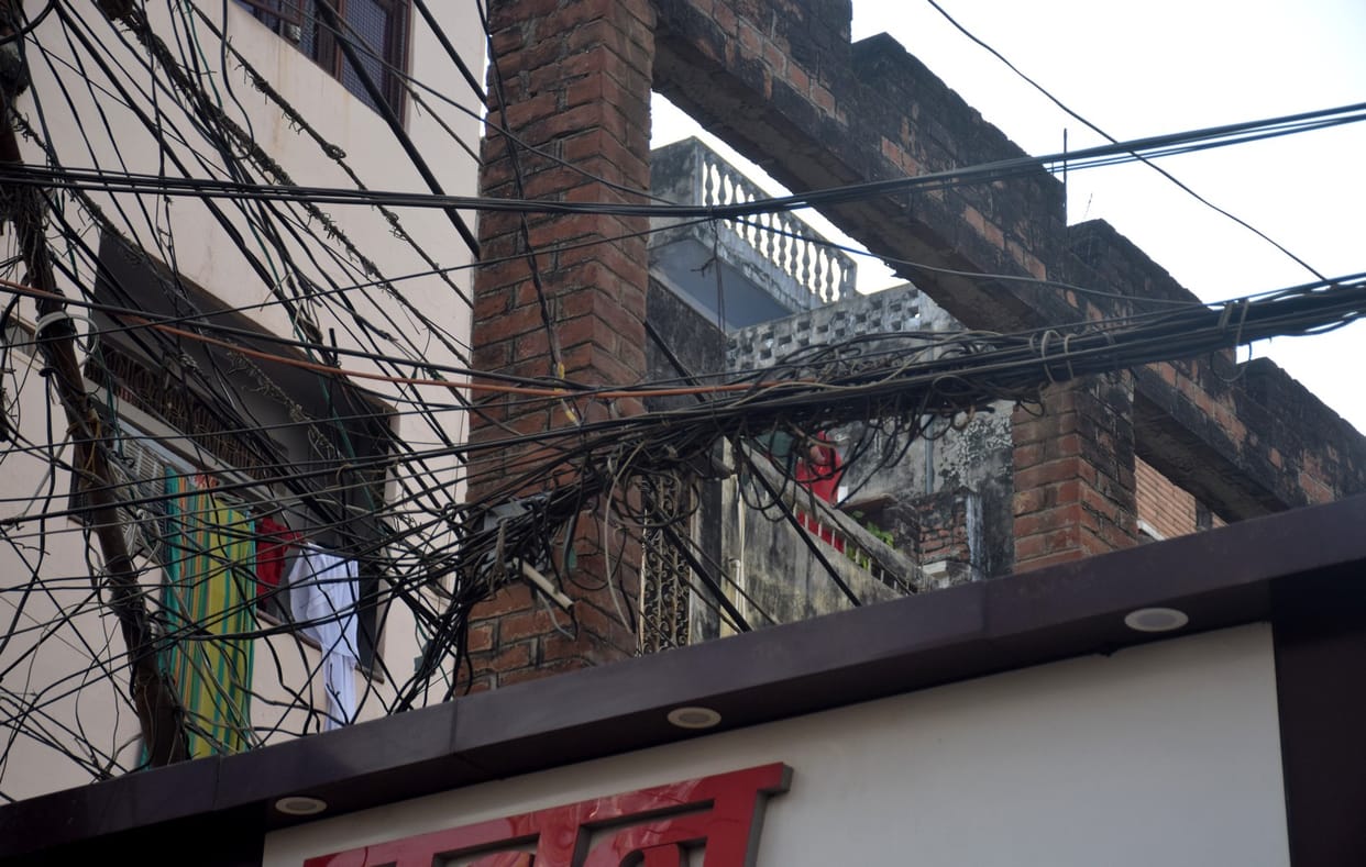 The electricity of the city got entangled in the net of wires