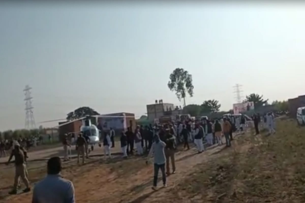 UP Election 2022: crowd gets Uncontrollable at Akhilesh Jayant rally in Meerut, police had to lathi-charge