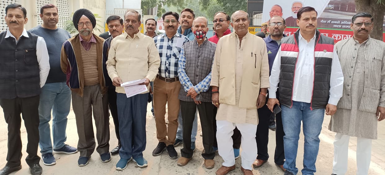 fathepur news,Traders came out in support of member Vinay Tiwari