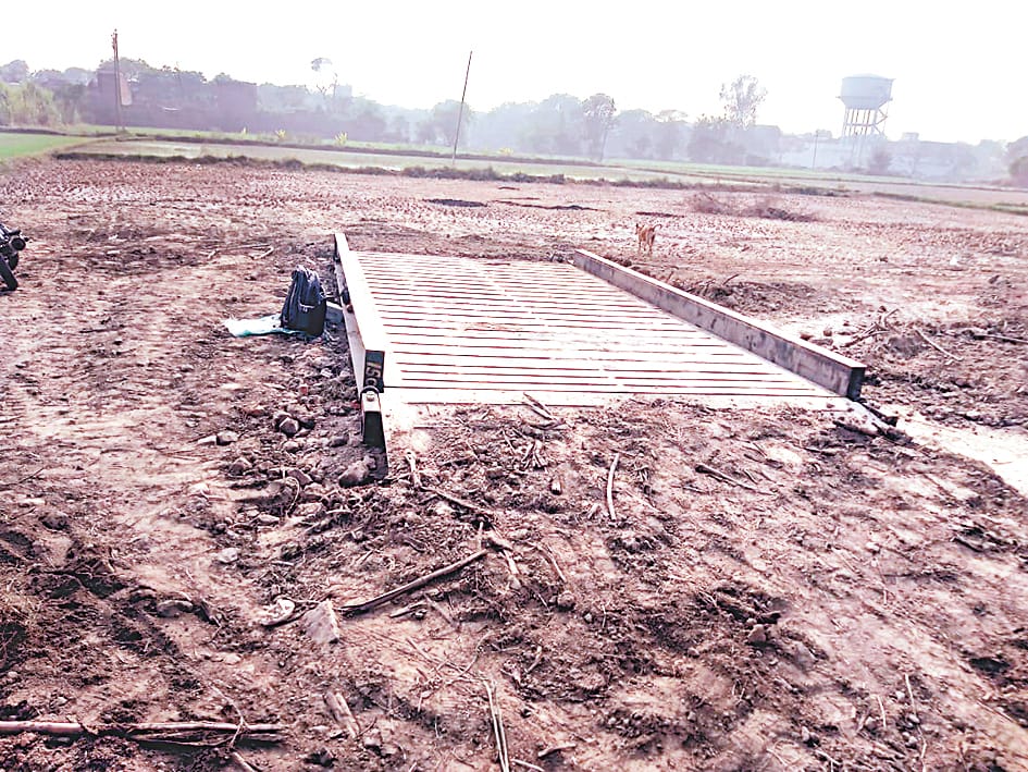 Thousands of farmers are facing the brunt of purchasing center of Ramala Mill