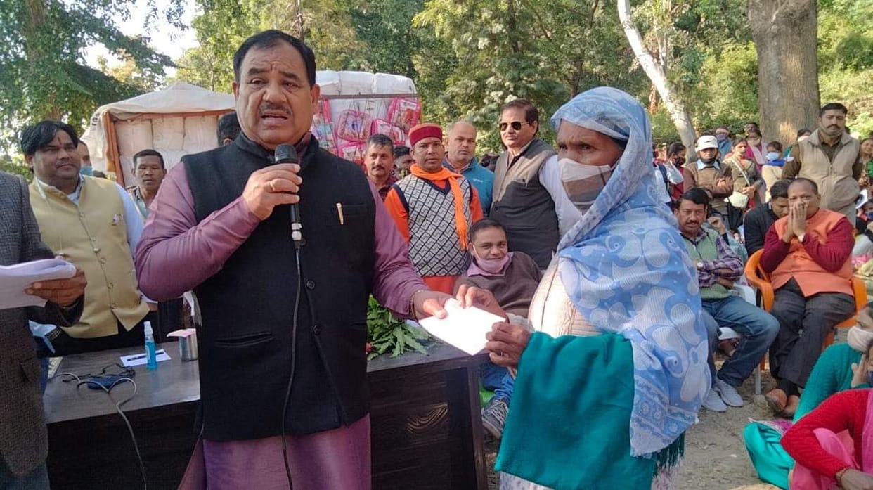Distributed checks of aid amount to 167 beneficiaries