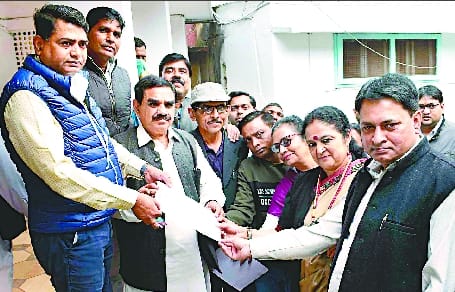Congress demonstrated over the shortage of fertilizers
