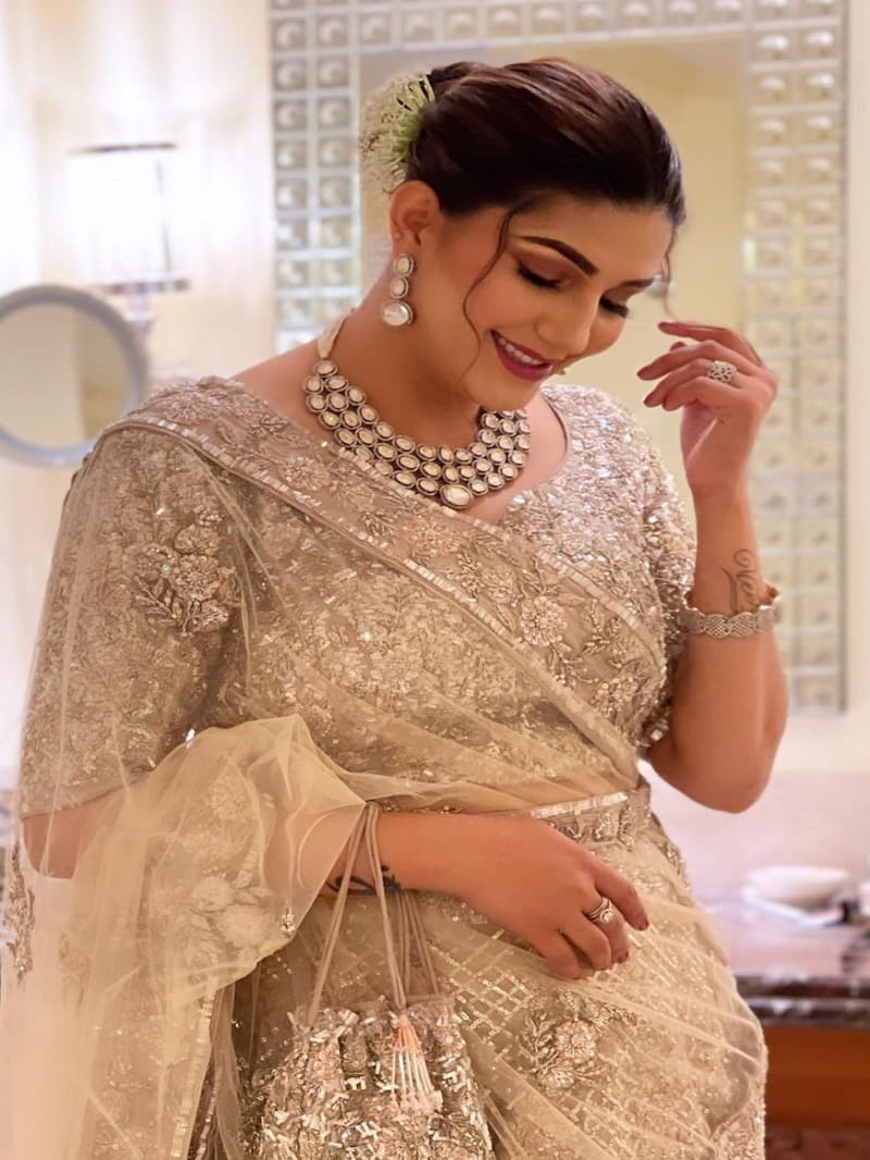 sapna choudhary earns lakh rupees in few hours know everything about her