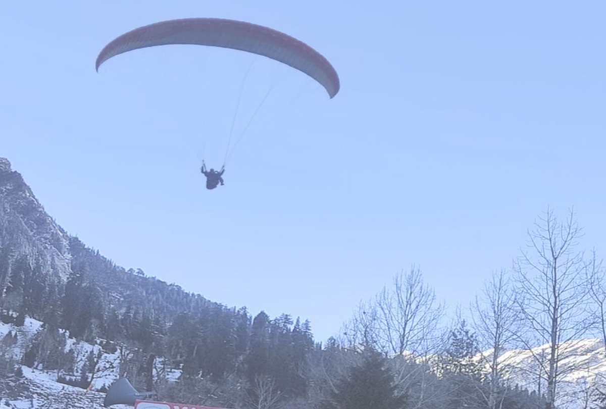 tourists flock to Manali and Solanganala to see the snow As soon as the weather opens, see photos