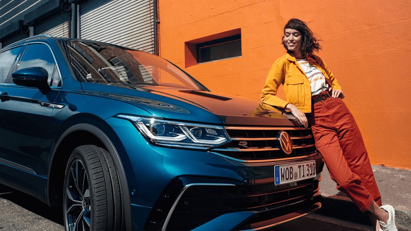 volkswagen india enhance flagship suv tiguan with dual tone interior wireless charger rde compliant