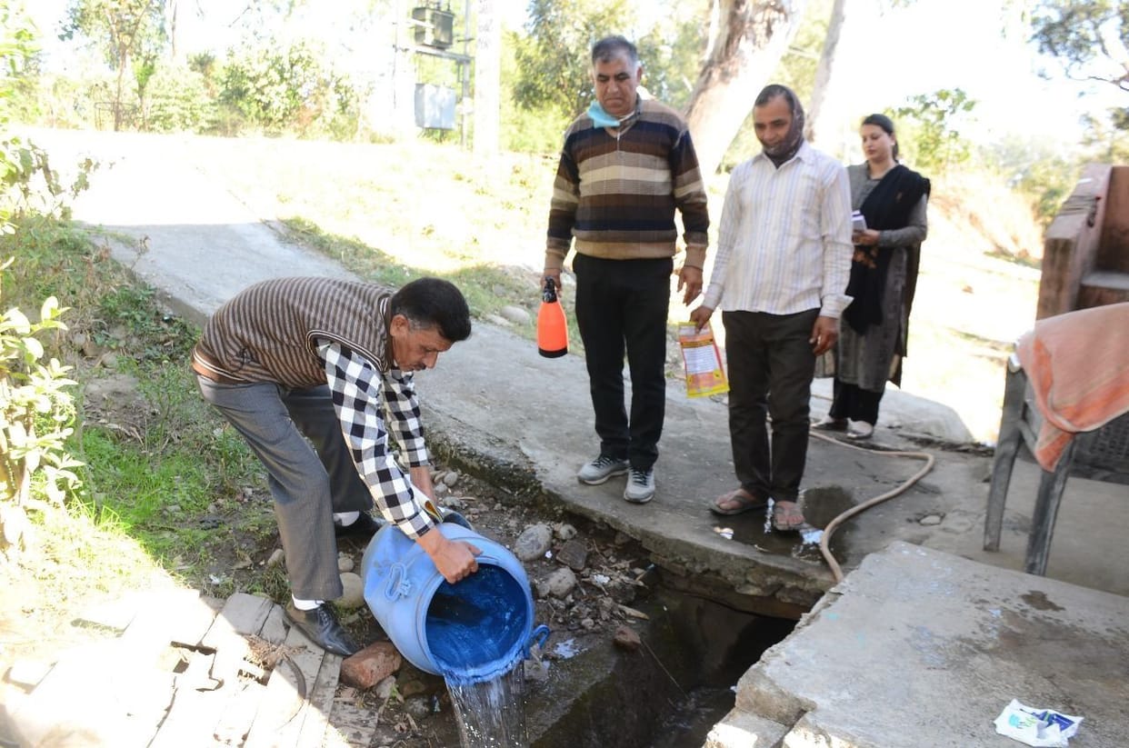 Four new cases of dengue came to the fore in the district, the figure reached 323