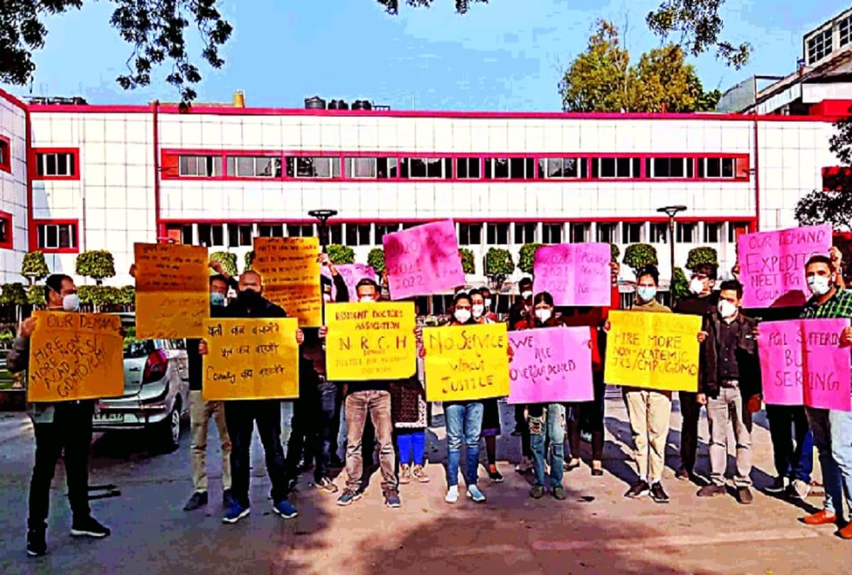 doctors strike may end meeting lasted till late night
