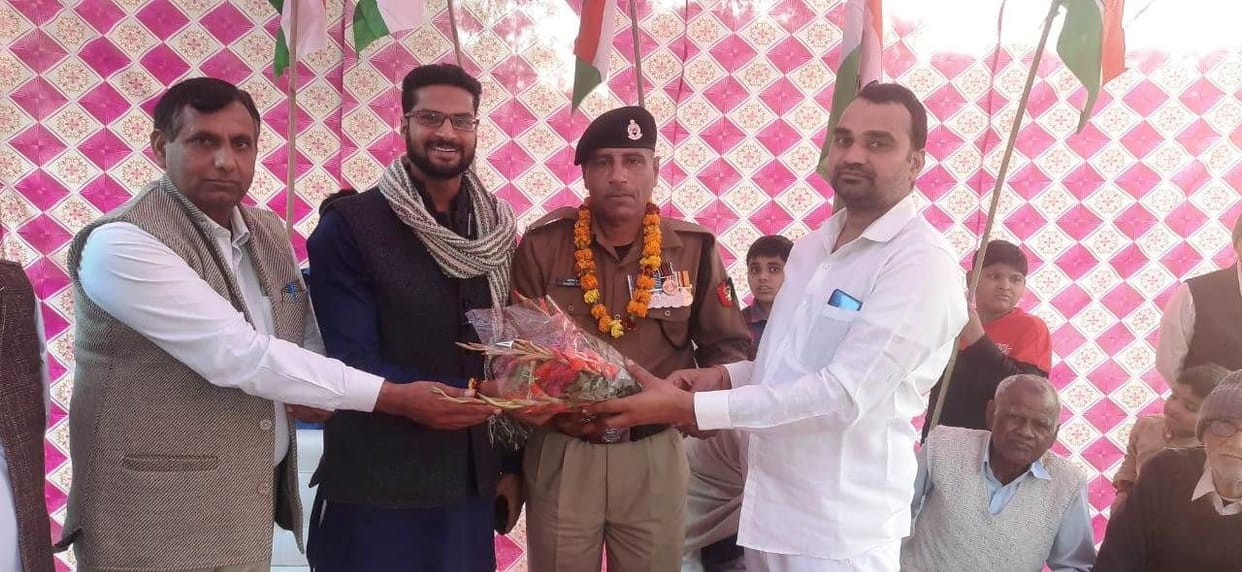 Villagers salute Mukesh's courage