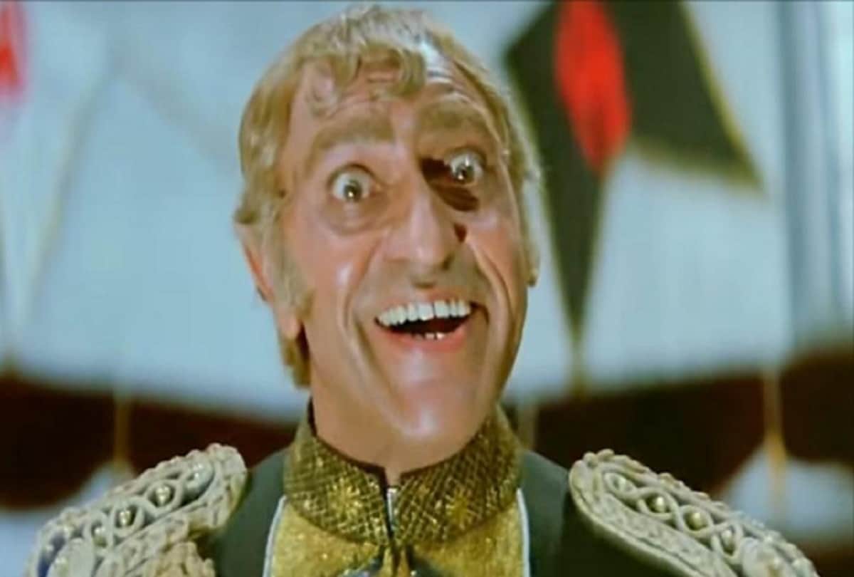 Did you know Anupam Kher Was Mogambo In 'Mr India' For 2-3 Months Before Amrish Puri Took Over