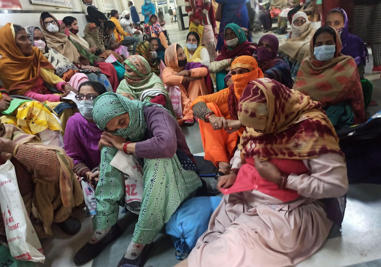 Patients suffering due to strike, slept on the floor waiting for treatment