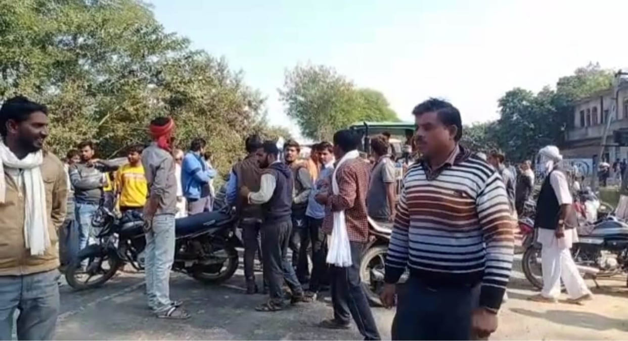 Farmers fed up with power cut jammed