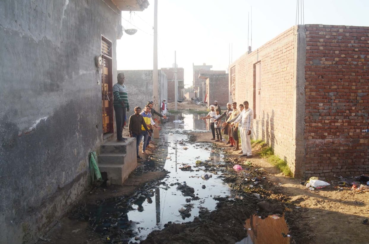 Identification of Ketipura, unpaved streets, pucca houses