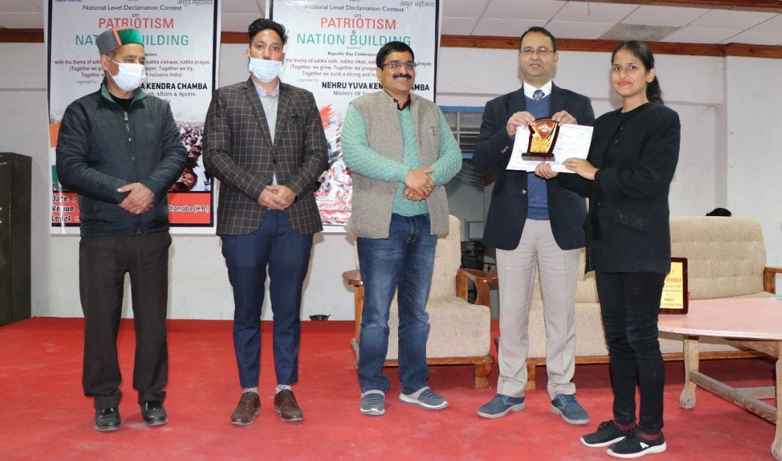 Neha topped in speech competition