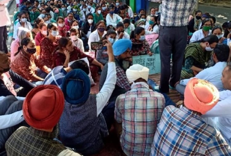 Chandigarh: Employees of National Health Mission sitting on strike have won against their dismissal